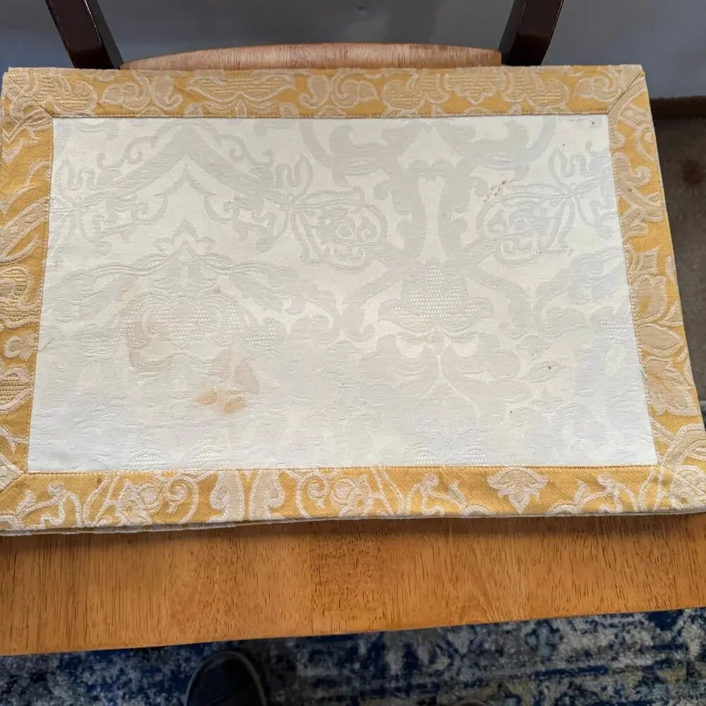 Lenox Eternal Placemats Gold White Brocade Baroque Damask Lot of 8 13x19 Holiday